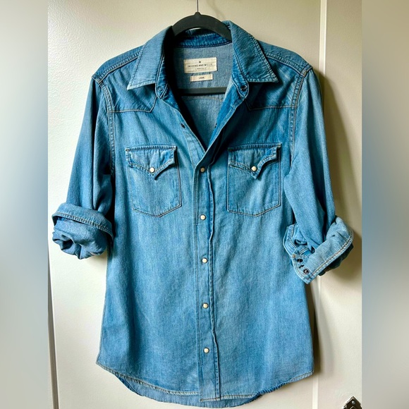 imogene + willie Tops - Imogene + Willie Leah washed pearl snap denim shirt, size Medium